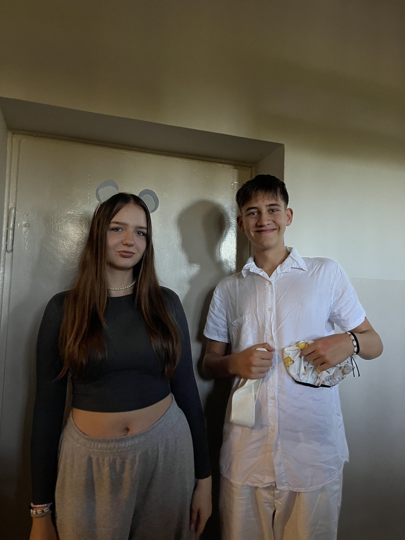 zdjęcie nr 12 - Dzień postaci z filmów i bajek Disneya w I LO