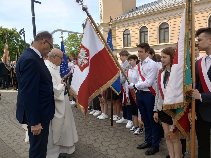 zdjęcie nr 3 - OBCHODY 3 MAJA