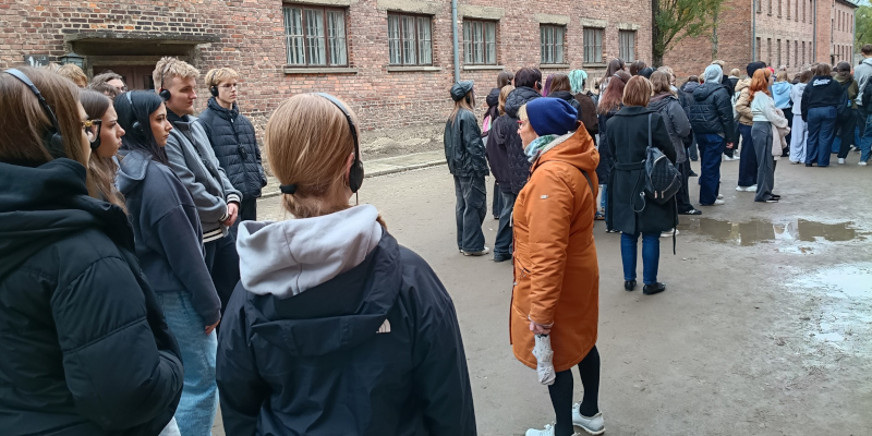 Uczniowie w obozie zagłady Auschwitz-Birkenau