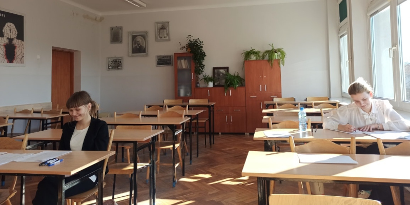 Wiktoria Warda z&nbsp;klasy III B i&nbsp;Natalia Goździkowska z&nbsp;III A