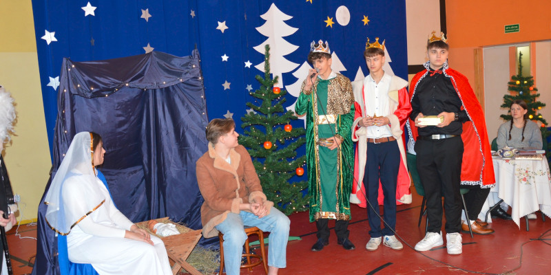 Uczniowie podczas występów