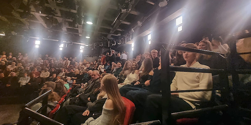 Uczniowie w&nbsp;warszawskim Teatrze Roma