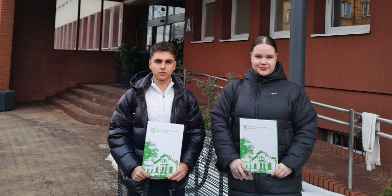  Uczniowie Zuzanna Ościk i&nbsp;Krystian Szczepański