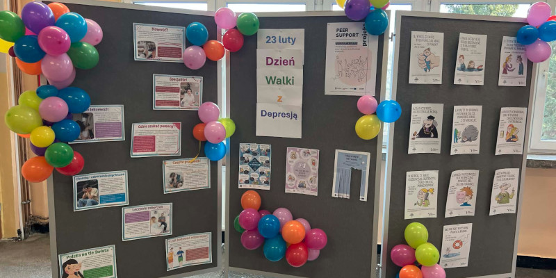 ścianka z&nbsp;plakatami