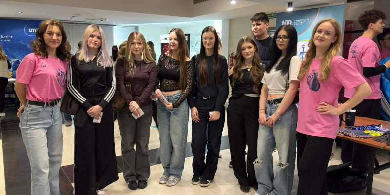 Uczniowie I&nbsp;LO na Uniwersytecie Medycznym w&nbsp;Łodzi