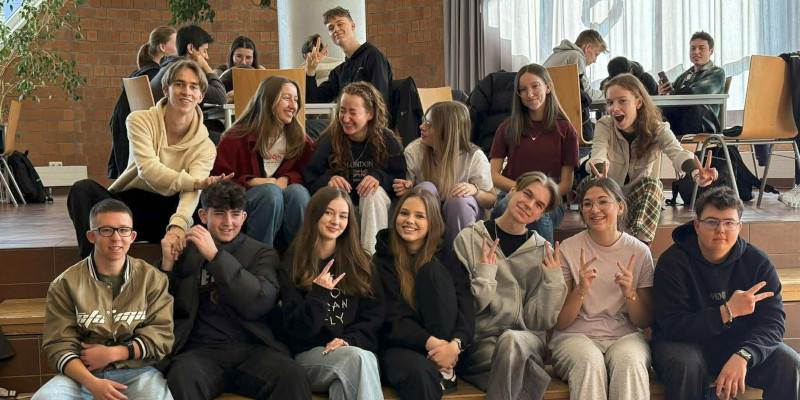  Uczniowie w&nbsp;szkole partnerskiej