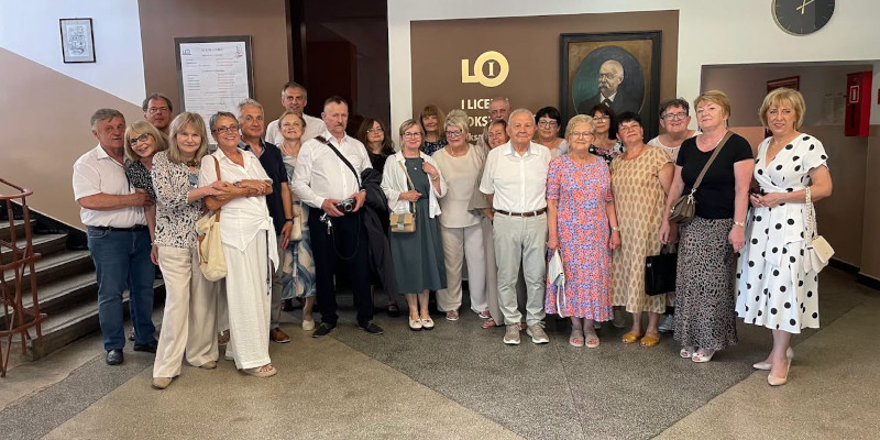 rocznik 1981 ponownie razem - zdjęcie grupowe
