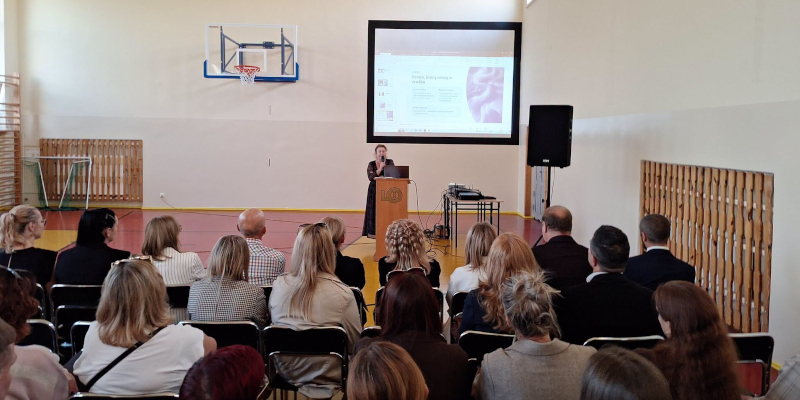  spotkanie z&nbsp;rodzicami w&nbsp;sali gimnastycznej 